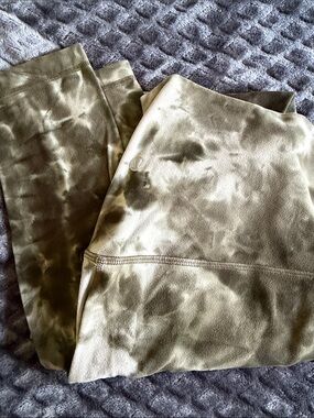 Lululemon Long Olive Green Tie-Dye Leggings Size 8
